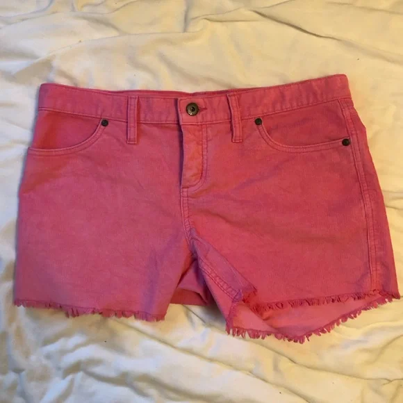 Carve Designs Oahu 4” inseam corduroy shorts in fuchsia - Picture 5 of 12